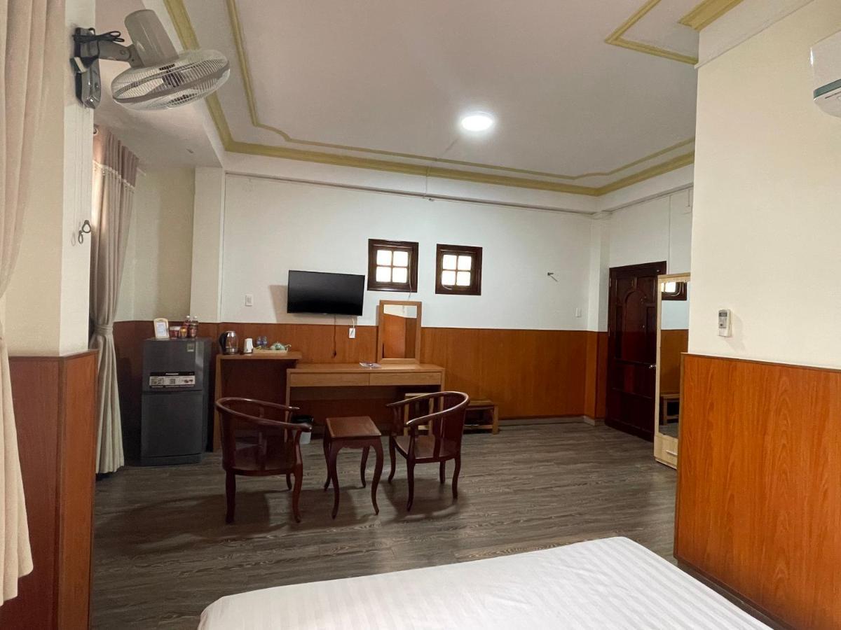 Khach San Mekong Star Hotel Vinh Long Exterior photo